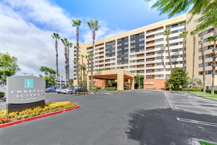 奥兰治阿纳海姆希尔顿合博套房酒店(Embassy Suites by Hilton Anaheim-Orange)