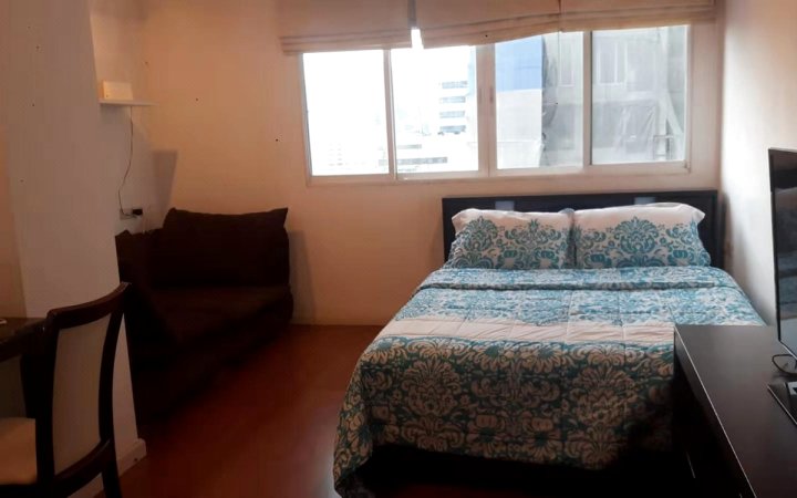 26-386 阿索克站码头机场快线旁高层公寓(26-386 Corner Unit at Asok (Wrap Around Balcony) 4 Pax Apartment)