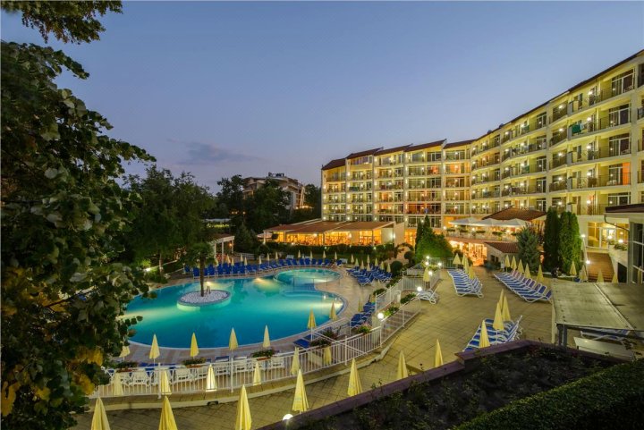 马达拉公园酒店(Madara Park Hotel - All Inclusive)