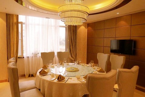 鞍山莱弗仕酒店