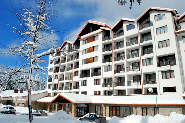 博罗韦茨花园公寓酒店(Borovets Gardens Aparthotel)