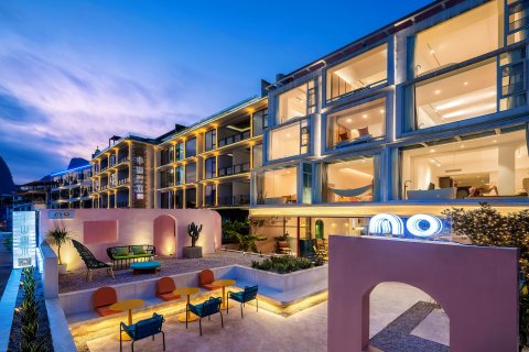 阳朔半山云水酒店(二十元人民币背景图店)