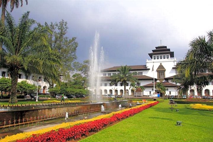 万隆桑那拉市中心酒店(The Sunerra Bandung City Centre)