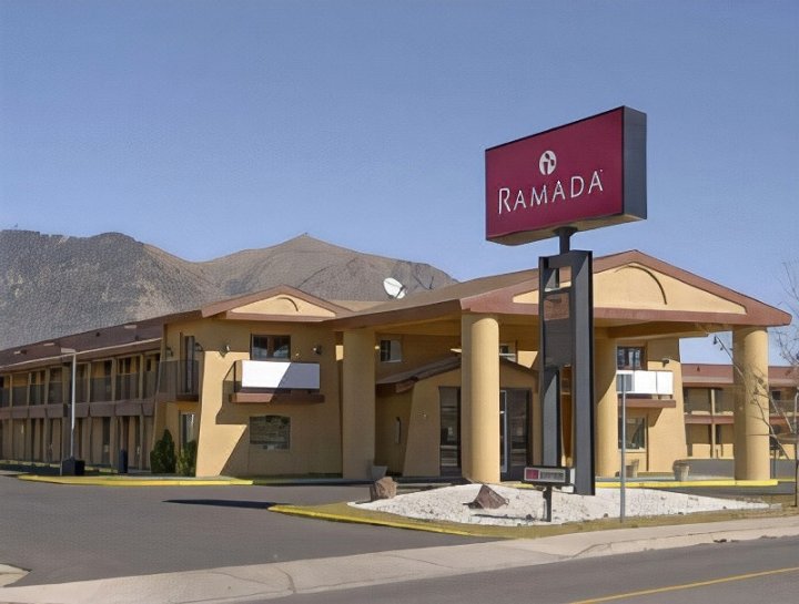 费拉格尔斯塔夫东部华美达酒店(Ramada by Wyndham Flagstaff East)