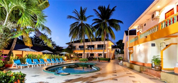 普吉岛椰子度假酒店(The Coconut Nanai Resort Phuket)
