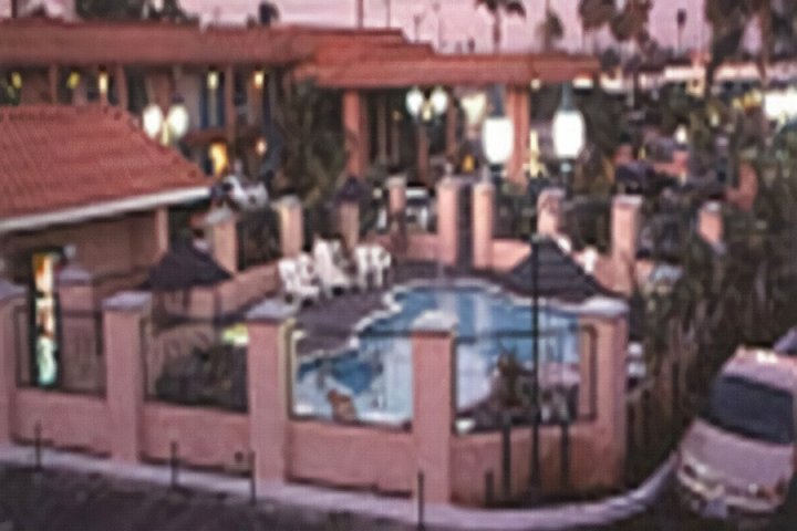 阿纳海姆公园戴斯酒店(Days Inn & Suites by Wyndham Anaheim at Disneyland Park)