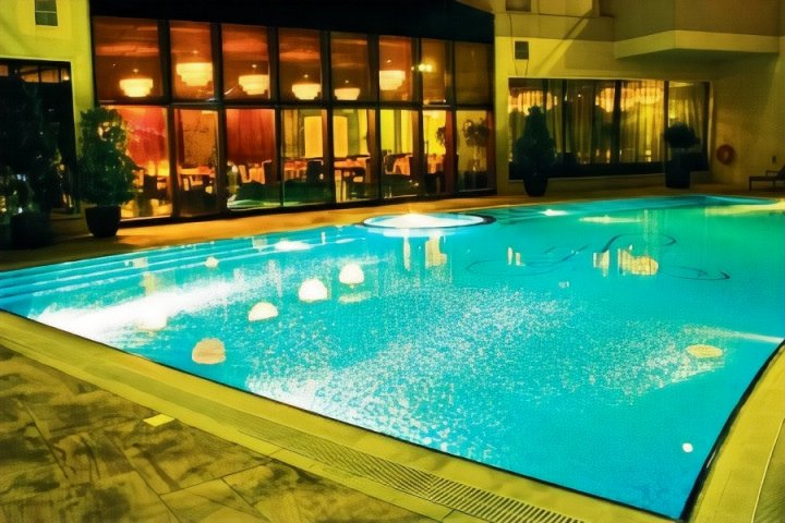 迪拜佛罗拉公园豪华公寓酒店(Flora Park Deluxe Hotel Apartments Dubai)