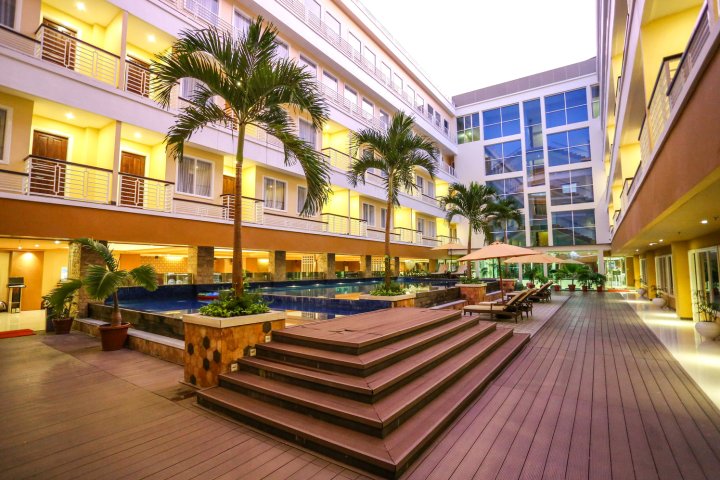 古邦西尔维亚酒店(Sylvia Hotel Kupang)