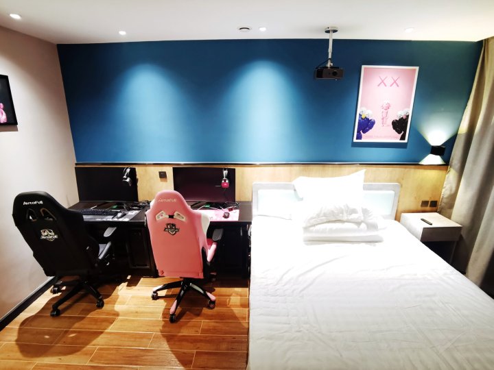 叁锦里电竞公寓(乌鲁木齐丽景中央城店)