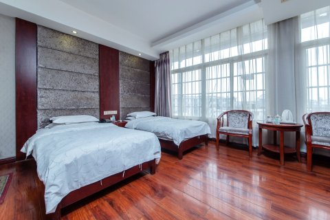 双峰假日酒店(麻阳汽车站店)