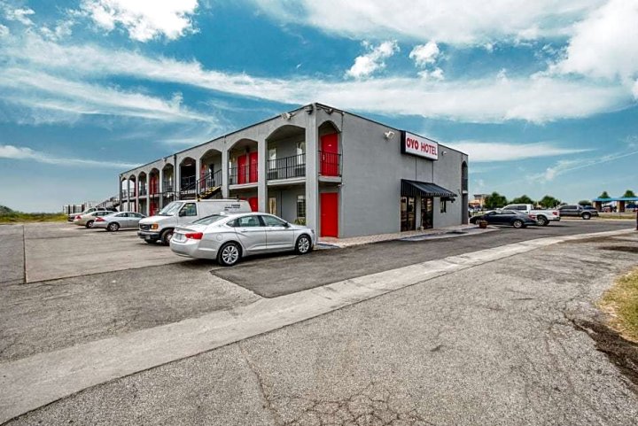 西圣安东尼奥拉克兰空军基地酒店(OYO Hotel San Antonio Lackland Air Force Base West)