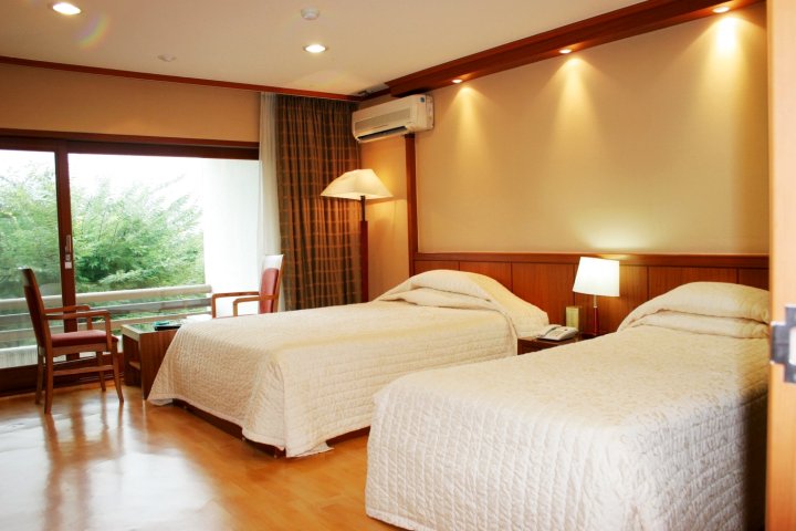 水安堡公园酒店(Suanbo Park Hotel)