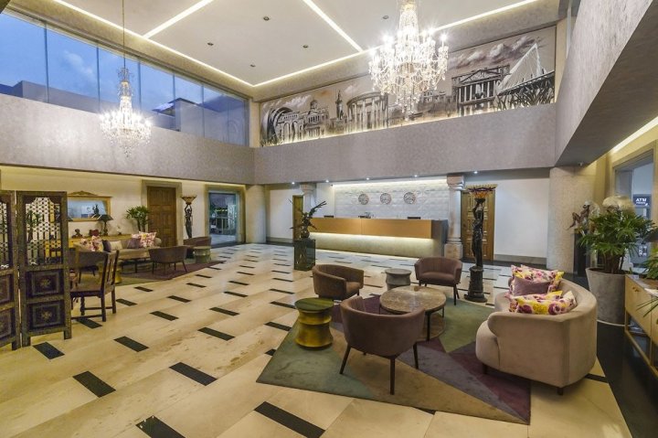 雷亚尔马斯特莱扎酒店(Hotel Real Maestranza)