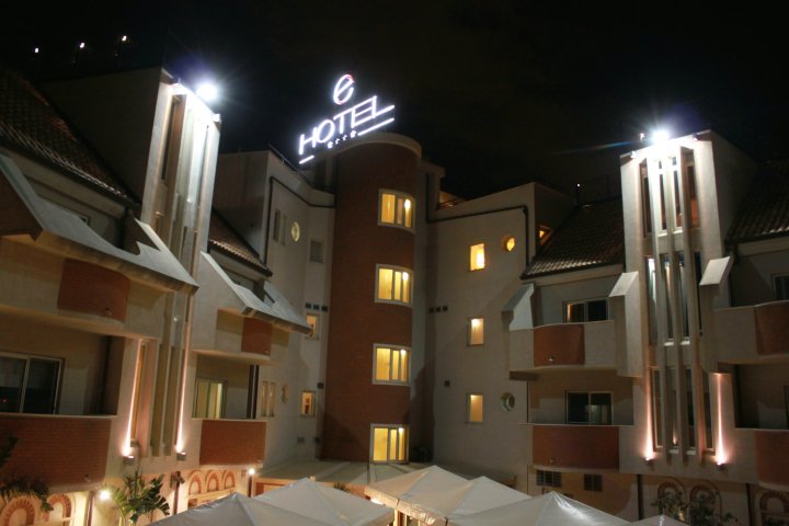 爱尔酒店(E' Hotel)