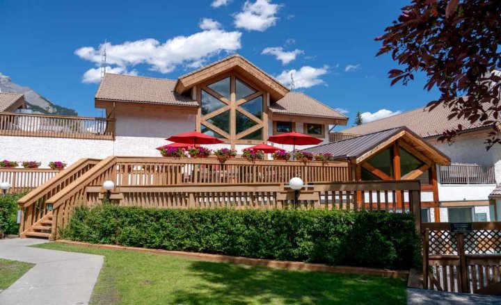 班夫洛基山度假酒店(Banff Rocky Mountain Resort)