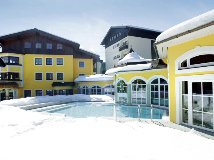 罗曼蒂克策尔湖畔酒店(Romantikhotel Zell am See)