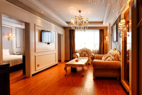 嘉馨花园酒店(长葛东转盘横店电影城店)