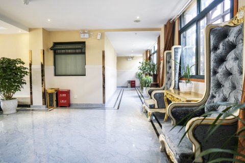 仪陇华晨映象商务酒店