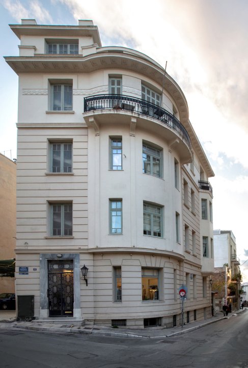 GHH近宪法广场新古典公寓(Neoclassical Apartment Close to Syntagma-Plaka by Ghh)