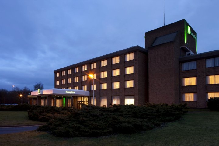 假日彼得伯勒西区酒店(Holiday Inn Peterborough West, an IHG Hotel)