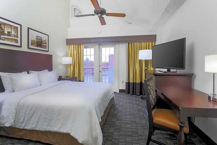 新奥尔良会议中心大使套房酒店(Embassy Suites by Hilton New Orleans Convention Center)