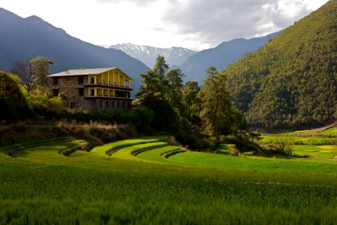 维西松赞塔城酒店