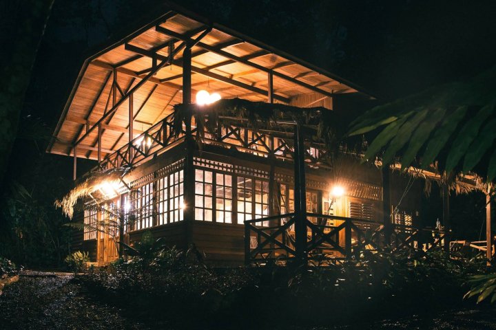 拉库库拉酒店(La Kukula Lodge)