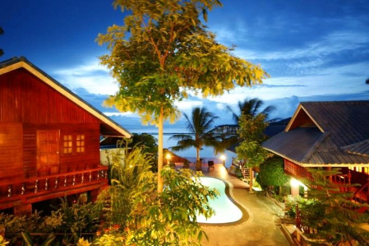 帕岸岛塔拉提普度假村(Tharathip Resort Koh Phangan)