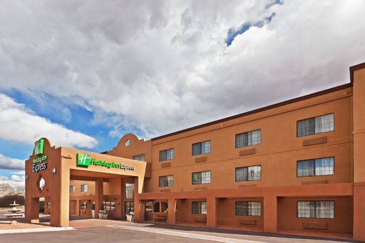 圣达菲塞里略斯智选假日酒店(Ramada by Wyndham Santa Fe)