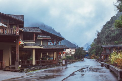 十二背后双河客栈