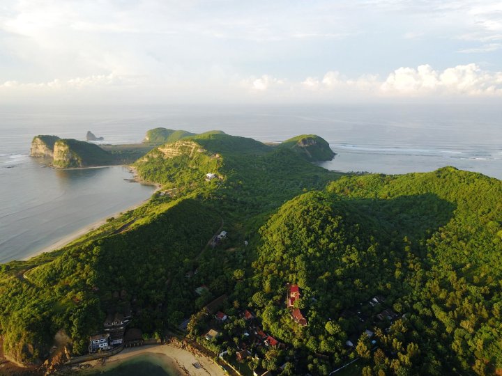 布鲁斯海德奥特旅馆(Bruce's Hideout)