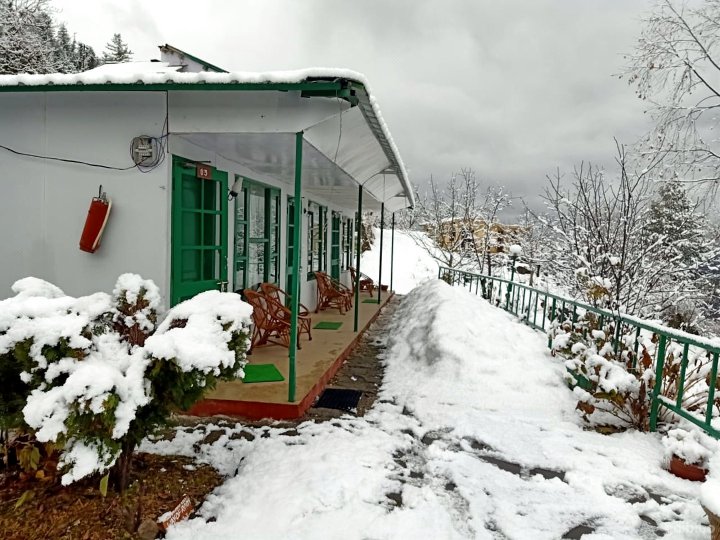 Himalayan High, Auli, by Himalayan Eco Lodges