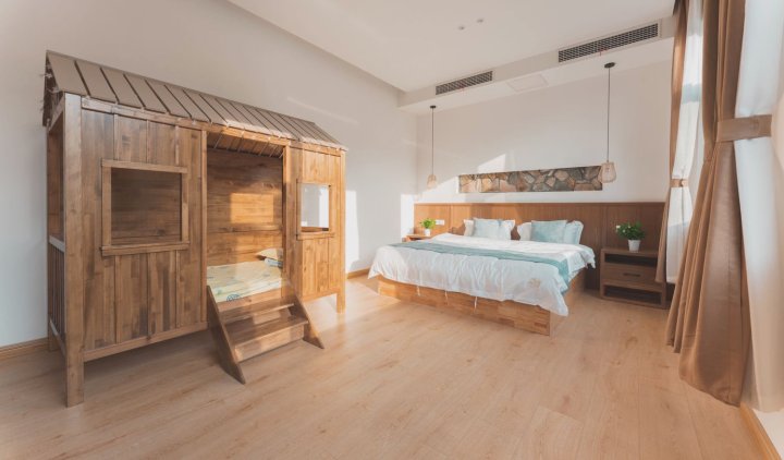 评分    暂无评论8青岛佳和兴旅馆青岛奉化路66号暂无报价暂无评分