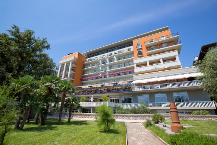 欧帕地雅维耶塔阿玛德里亚米勒尼酒店(Amadria Park Grand Hotel 4 Opatijska Cvijeta)