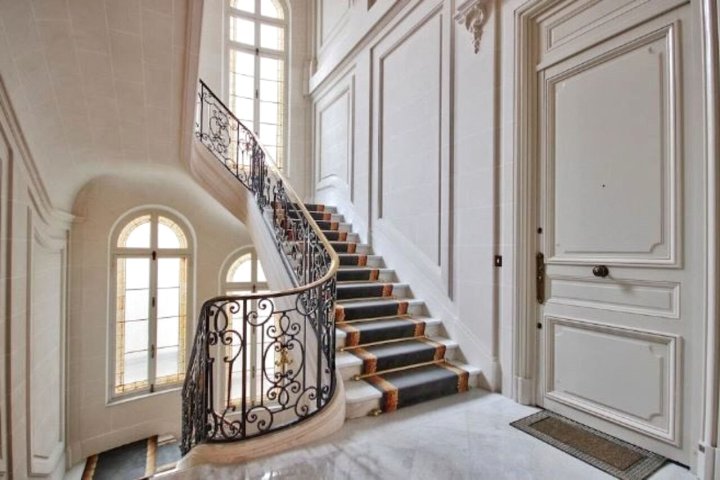 香榭丽舍奢华阳台公寓酒店(Champs Elysée - Luxury Apt with Balcony)
