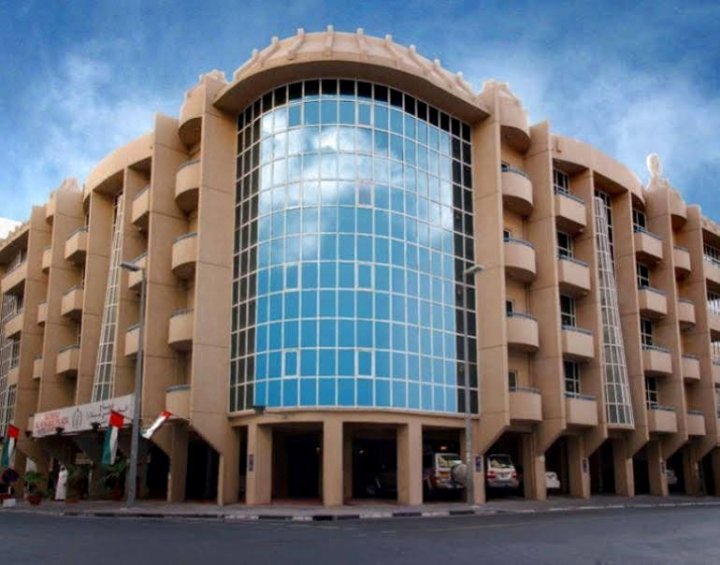 迪巴基克哈比斯广场酒店(Deebaj Al Khabisi Plaza Hotel)