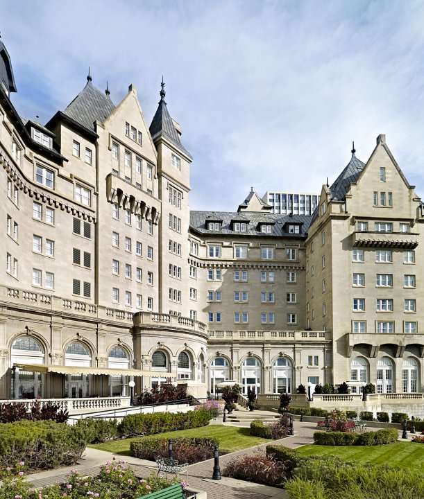 费尔蒙麦克唐纳酒店(The Fairmont Hotel Macdonald)