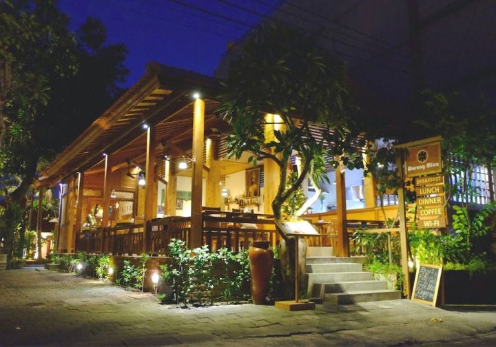 米娜佩拉萨酒店(Mina Pelasa Hotel)