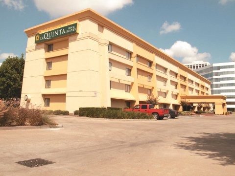 休斯顿西南拉库恩塔酒店及套房(La Quinta by Wyndham Houston Southwest)