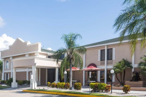 迈尔斯堡旅程住宿酒店(Travelodge by Wyndham Fort Myers)