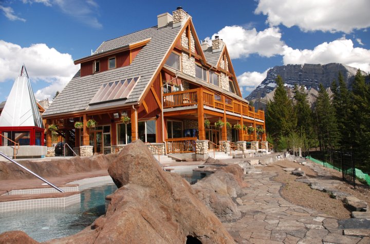 班夫暗岭度假酒店(Hidden Ridge Resort Banff)