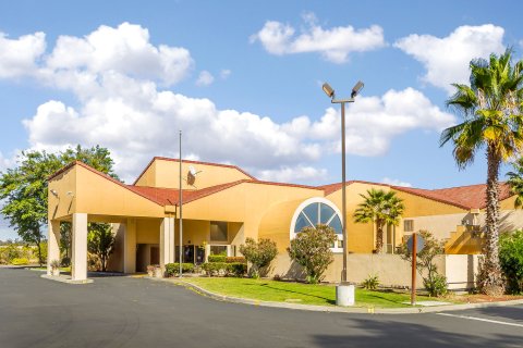 瓦卡维尔品质套房旅馆(Quality Inn & Suites Vacaville)