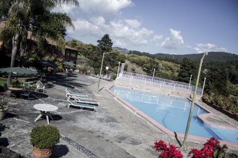 塞拉利昂派伊酒店(Hotel Pie de la Sierra)