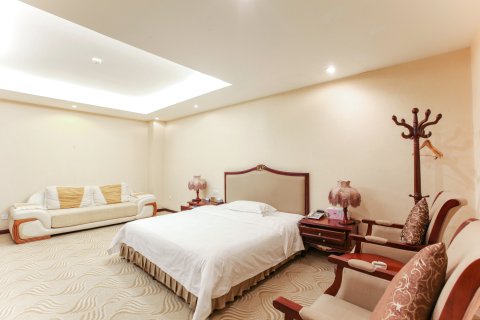 凤凰大酒店(永隆广元高铁站店)