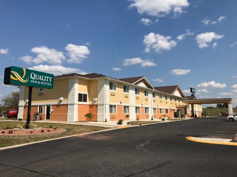 春田西南凯艺套房酒店 - 近 I-72(Quality Inn and Suites Springfield Southwest near I-72)