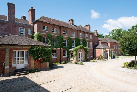 巴特利旅舍酒店(Bartley Lodge Hotel)