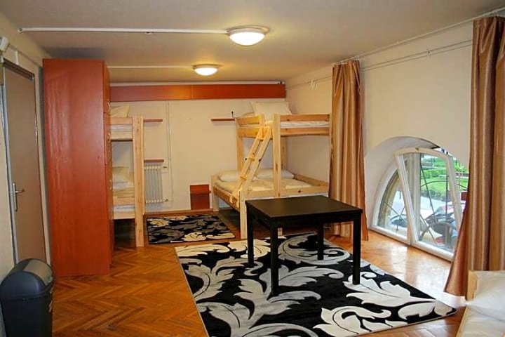 布达佩斯步行民宿青年旅舍(Walking Bed Budapest Hostel)