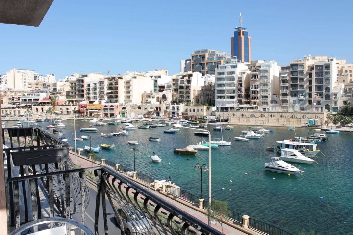 斯皮诺拉湾滨海公寓酒店(Spinola Bay Apartment by Getaways Malta)