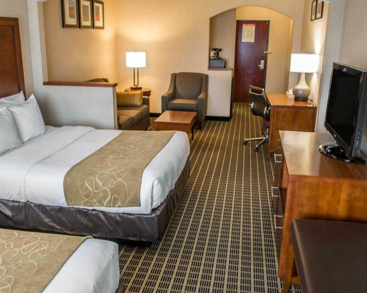 波特兰西南舒适套房酒店(Comfort Suites Portland Southwest)
