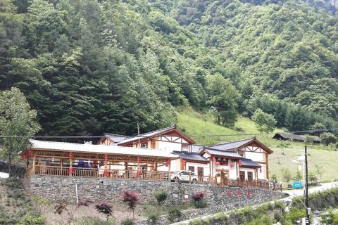 神农架桃花谷依林居客栈